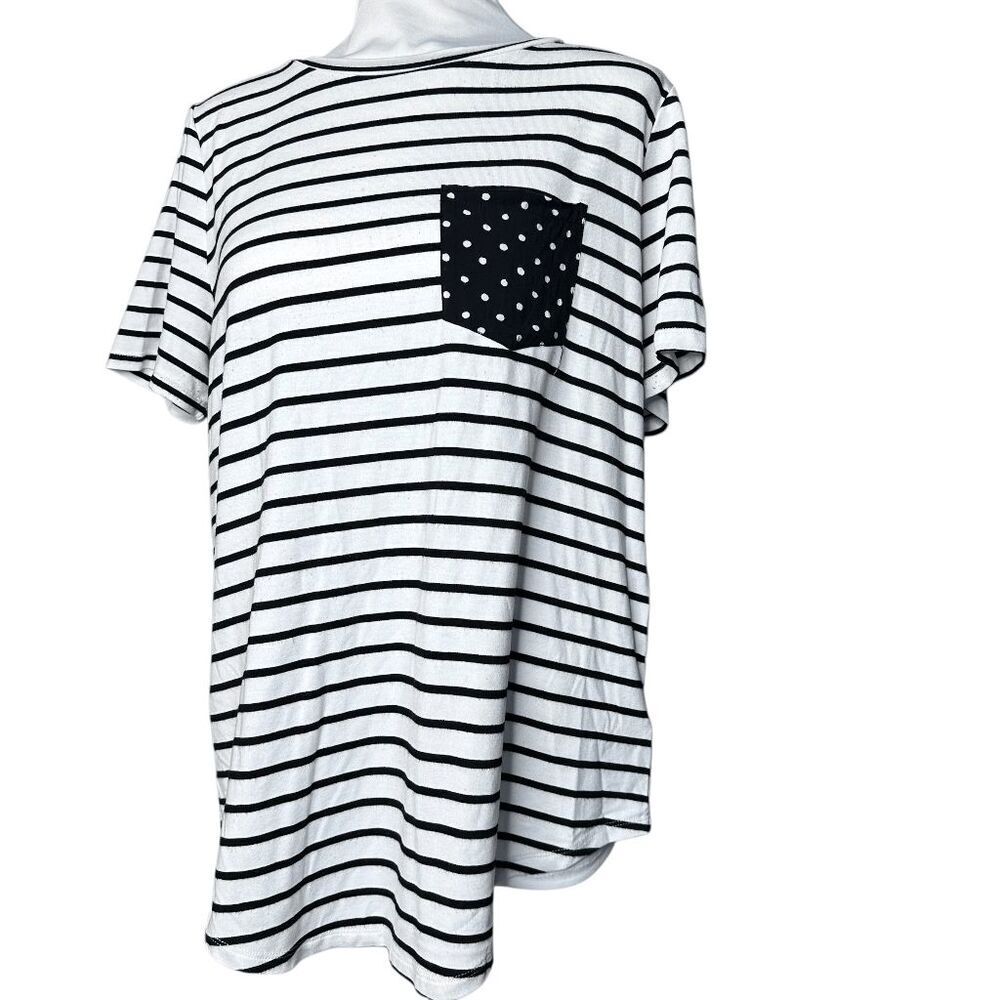 LIli's Closet white black stripe tee pocket L